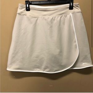 Size small Slazenger tennis golf pickle skort tan and white